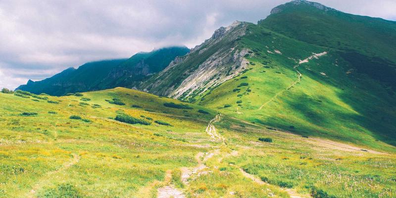 5G+AI赋能:无人驾驶挖掘机与压路机如何重塑封闭场景租赁新生态——以宇鑫重工机械为例