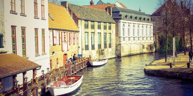 破局与新生:起重机租赁与装载机行业的数字化转型之路